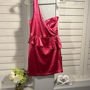 Lulu's Bold Pink Satin Gown